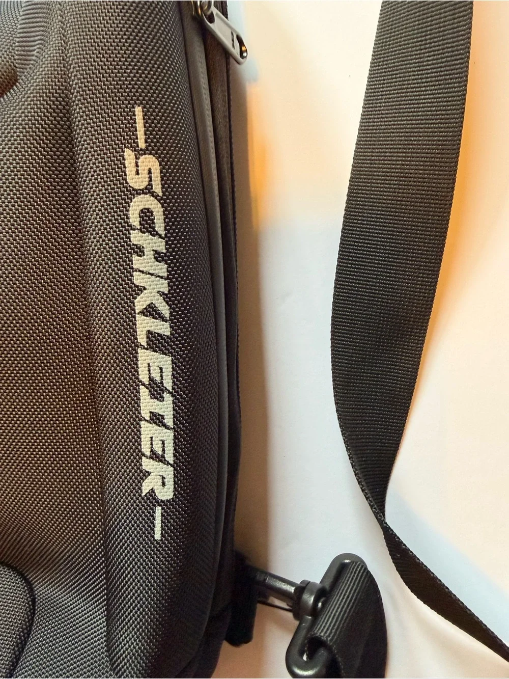 SCHKLEIER SLING BAG BLACK CROSSBODY ANTI THEFT USB BACKPACK LAPTOP EUC